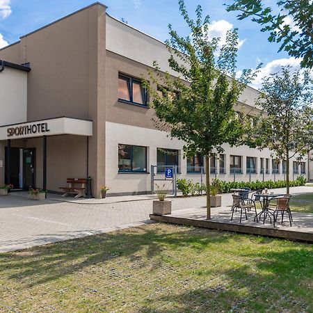 Sport Hotel Centrum Valasske Mezirici Exterior photo