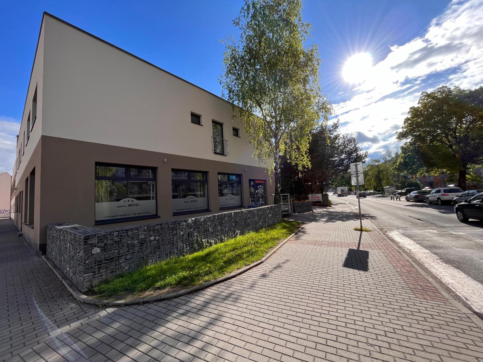 Sport Hotel Centrum Valasske Mezirici Exterior photo