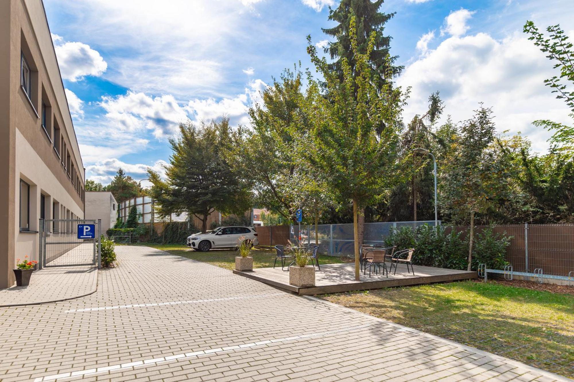 Sport Hotel Centrum Valasske Mezirici Exterior photo